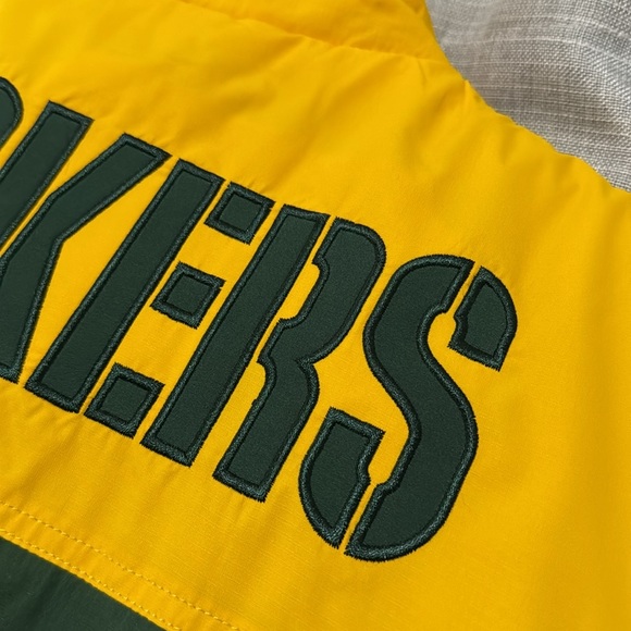 Green Bay Packers Reversible Vest-Men’s M-Yellow/Green or Marled Black/White-EUC - Picture 10 of 16